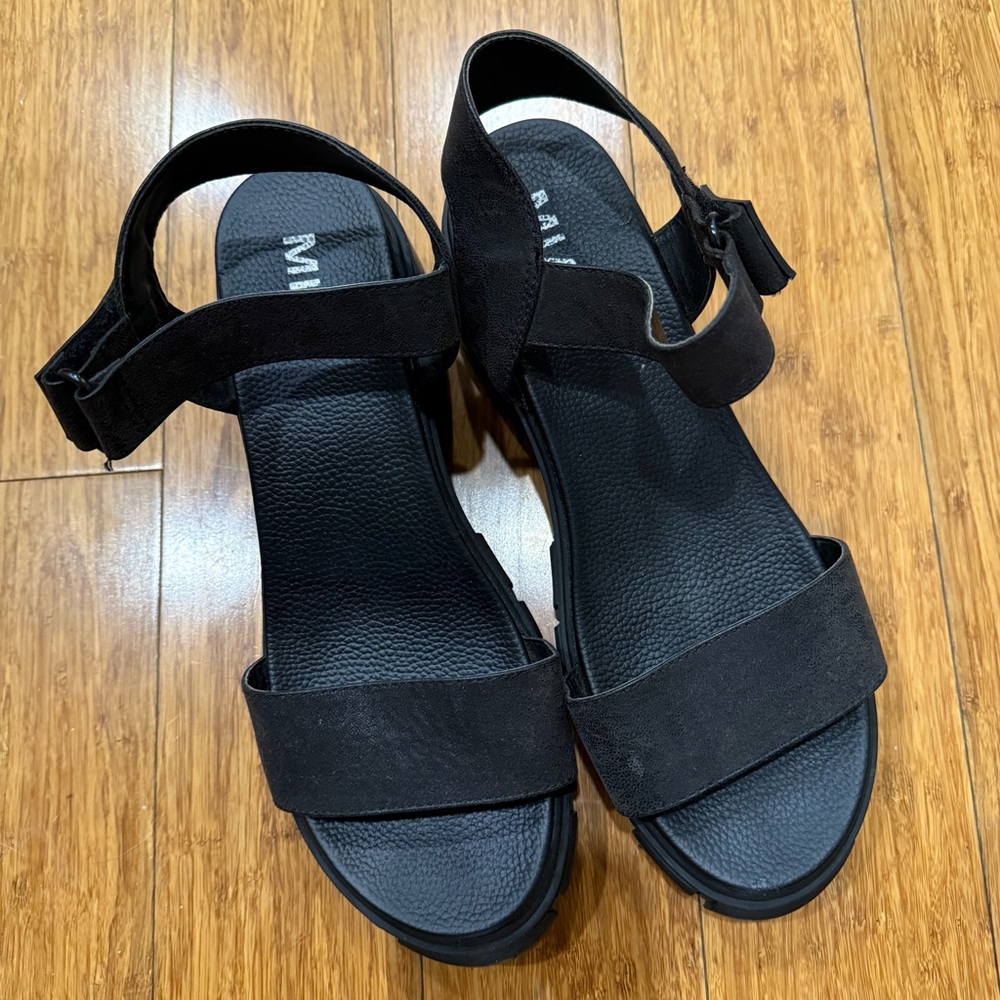 MIA Black Open-Toe Ankle-Strap Platform Sandals